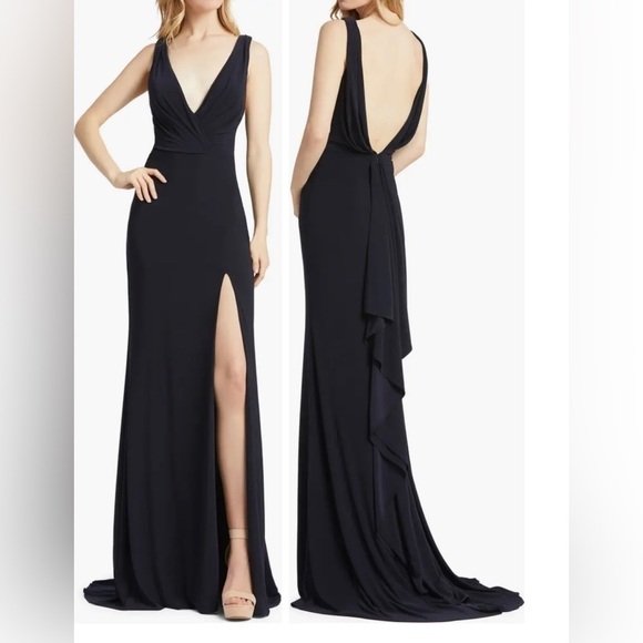 NWT Ieena for MacDuggal Deep V-Neck Sleeveless Low Back Detail Gown Size 8 - Picture 1 of 8